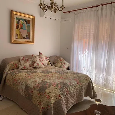 Con Piscina A 50 M De La Playa .