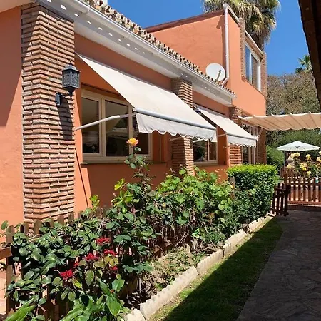 Con Piscina A 50 M De La Playa . Holiday home
