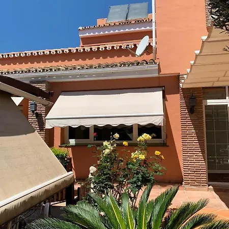 Con Piscina A 50 M De La Playa .