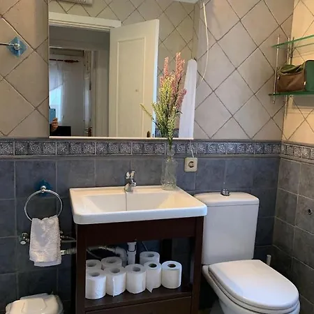 Con Piscina A 50 M De La Playa . Marbella