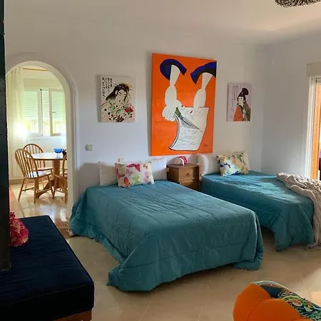 Con Piscina A 50 M De La Playa . Hébergement de vacances